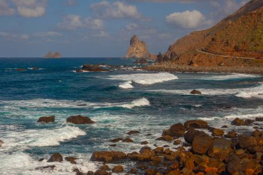 Güzel okyanus Benijo plajı ya da Playa de Benijo, Tenerife, Kanarya Adaları, İspanya