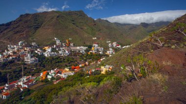 İspanya, Tenerife Adası 'ndaki Atlantik Okyanusu ve Anaga Dağları' nın güzel manzarası