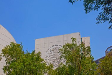 Mexico City, Mexico - 25 Mart 2023 'te sabah Avenida Paseo de la Reforma Bulvarı' nda bulunan Mexico City CDMX, Meksika Senato Sarayı. Bu bina senatörlerin buluşma yeridir.