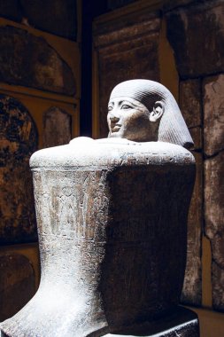 Kahire, Mısır - 28 Şubat 2025 Mısır Antika Müzesi 'nin içinde antik sanat eserlerinin geniş bir koleksiyonu bulunmaktadır.