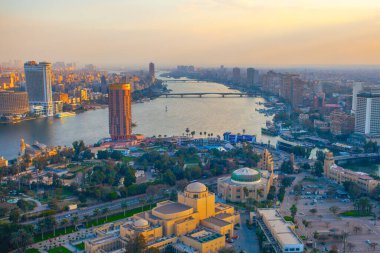 Kahire şehir manzarası gün batımında Kahire 'deki ünlü kuleden alındı.