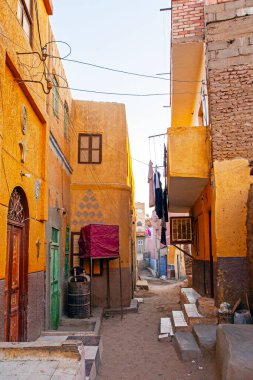 Aswan Mısır 'ın Fil Adası' ndaki geleneksel renkli eski ev