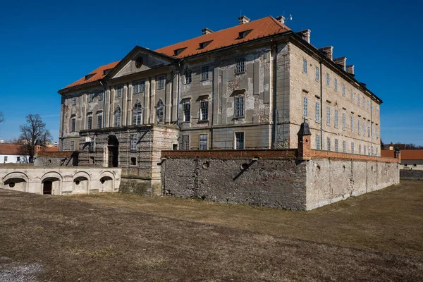 Slovakya Nın Küçük Bir Kasabasındaki Eski Antik Barok Klasik Malikane — Stok fotoğraf