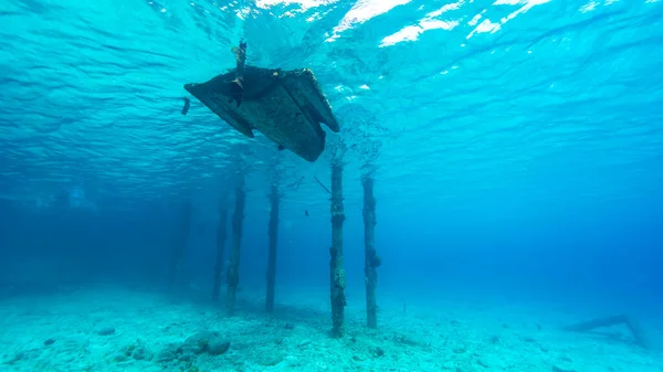 Loď Kotvící Mola Pod Vodou Stock Snímky