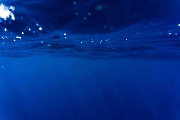 Blue Ocean Just Unterbeneath Surface Лицензионные Стоковые Фото