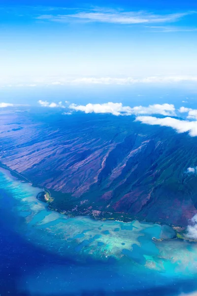 Maui Adasının Dağlık Batı Köşesi Uçaktan Görüldü — Stok fotoğraf