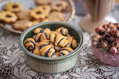Haşhaş tohumlu Rugelach (kurabiye)