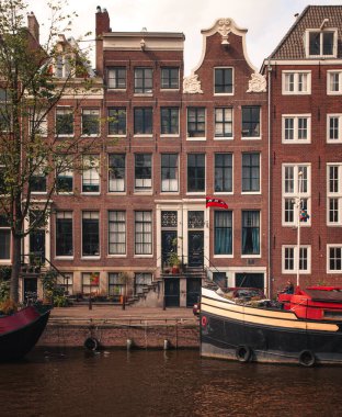 Amsterdam, Hollanda - 29 Haziran: 29 Haziran 2013 tarihinde amsterdam kanalları. Amsterdam, Hollanda'nın başkenti ve en kalabalık olduğunu.