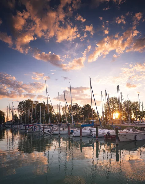 Maravilloso Atardecer Sobre Lago Balaton Verano —  Fotos de Stock