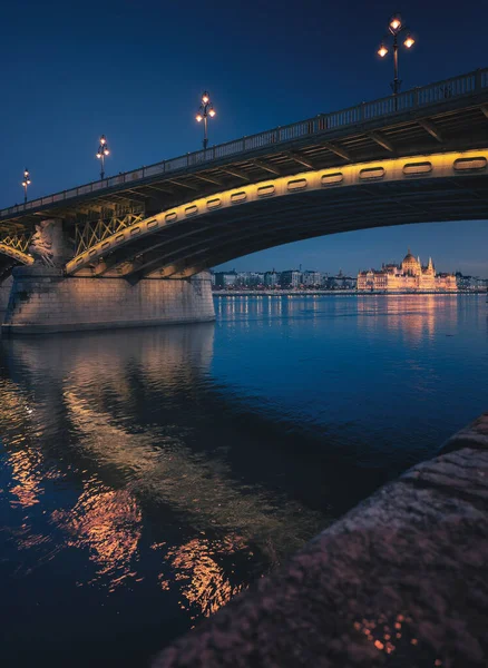 Знаменитый Мост Маргарет Сумерках Будапеште — стоковое фото