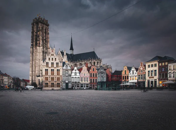 メッヘレン ベルギー Grote Markt 2013 メッヘレン ベルギーのビュー の大都市の数に含まれているベルギーのメヘレン 万人の人口 — ストック写真
