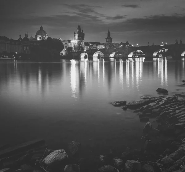 Знаменитый Карлов Мост Праге Черно Белом — стоковое фото