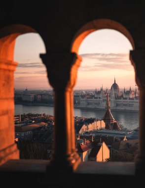 Budapeşte 'deki Macar Parlamentosu' nun sabah manzarası