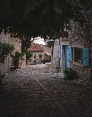 Hırvatistan 'ın Rovinj kentindeki dar sokaklar