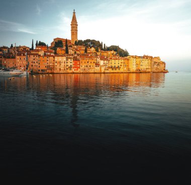 Rovinj, Hırvatistan'ın eski kasabada günbatımı