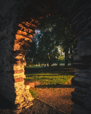 Macaristan, Balaton Gölü 'ndeki Ortaçağ harabe tapınağı