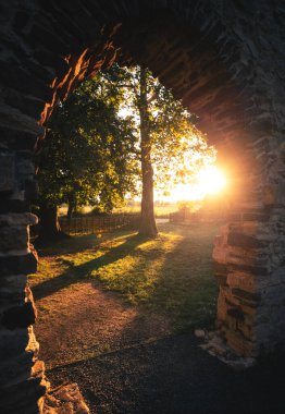 Macaristan, Balaton Gölü 'ndeki Ortaçağ harabe tapınağı
