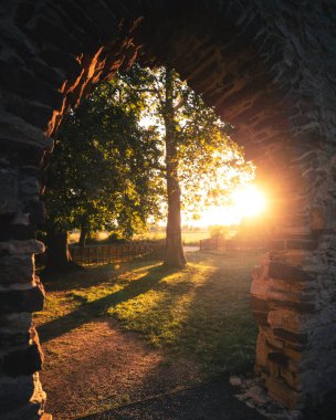 Macaristan, Balaton Gölü 'ndeki Ortaçağ harabe tapınağı
