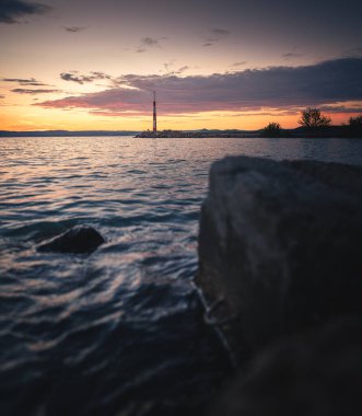 Macaristan Balaton Gölü üzerinde gün batımı