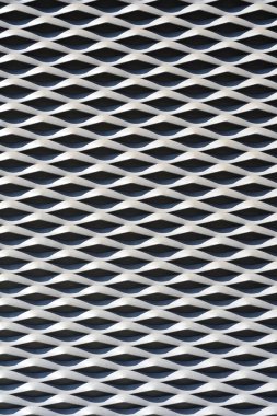 Beyaz boyanmış metal yüzey detayları