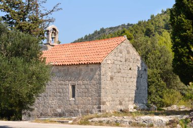 Hırvatistan 'ın Peljesac yarımadasındaki Zuljana köyünde Aziz Nicholas' a adanmış küçük bir kilise