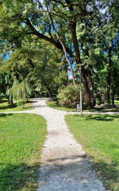 Hırvatistan 'ın Zagreb kentinde park yolu Ribnjak