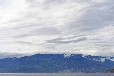 Velebit Dağı - Krk adasındaki Baska köyünden manzara