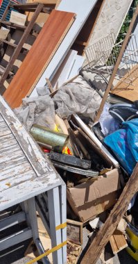 Ev atıkları yığını