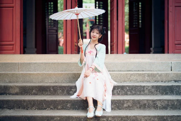Girl Traditional Chinese Dress Garden — Stock Photo, Image