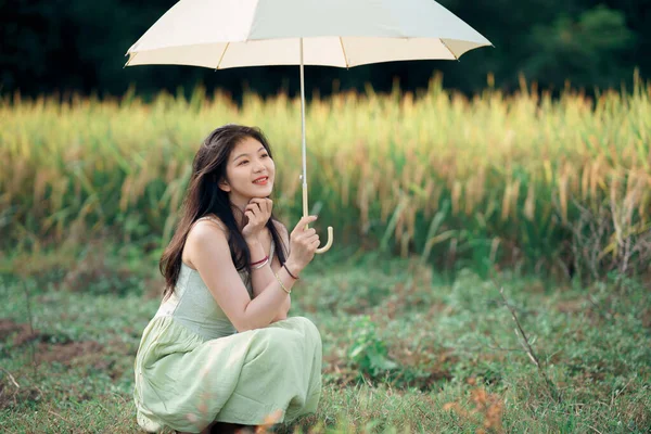 Relaxed Brunette Girl Walking Rice Fields — Stok fotoğraf