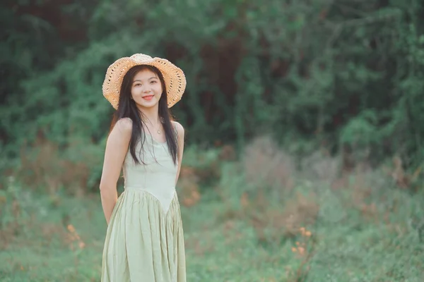Relaxed Brunette Girl Walking Rice Fields — Stock fotografie