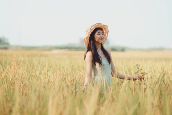Relaxed Brunette Girl Walking Rice Fields — Stock Fotó
