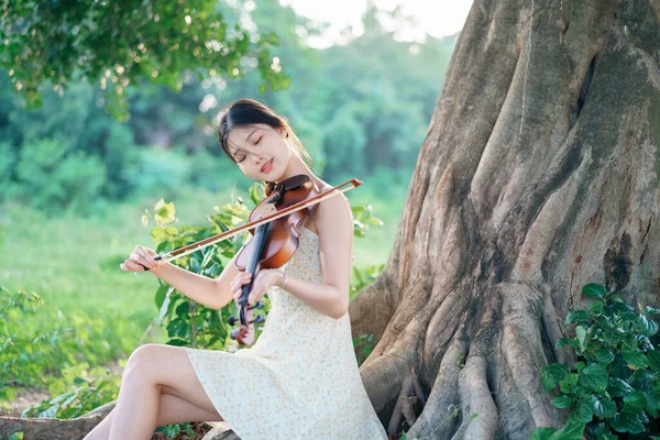 Young Girl Played Violin Woods — Stock Photo, Image