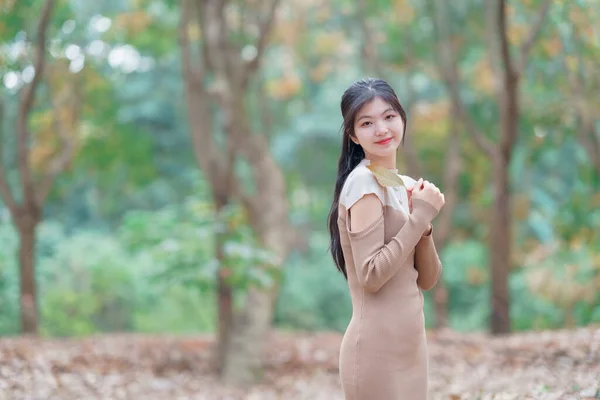 Porträt Eines Romantischen Mädchens Wald — Stockfoto