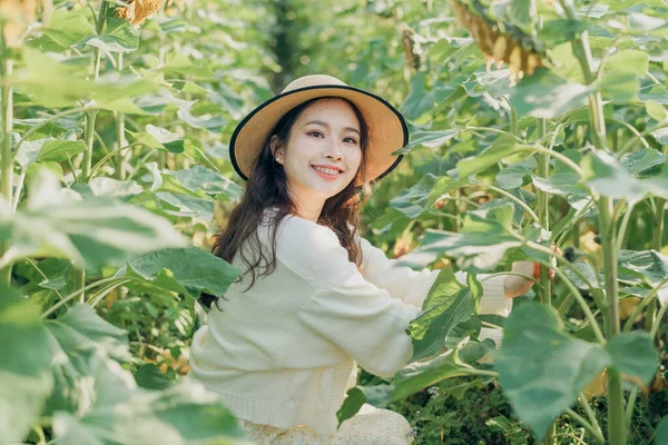 stock image the girl in the park