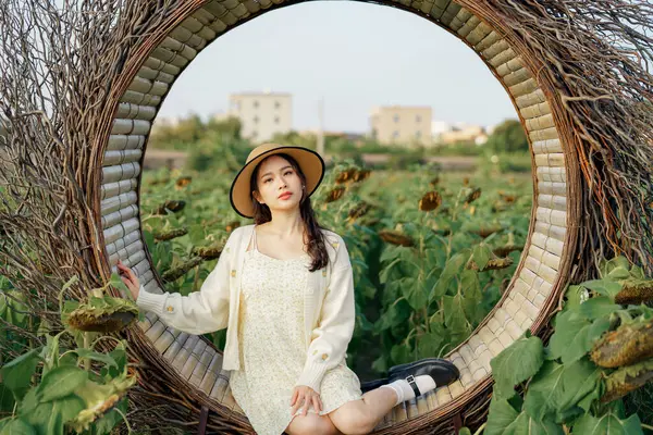 stock image the girl in the park