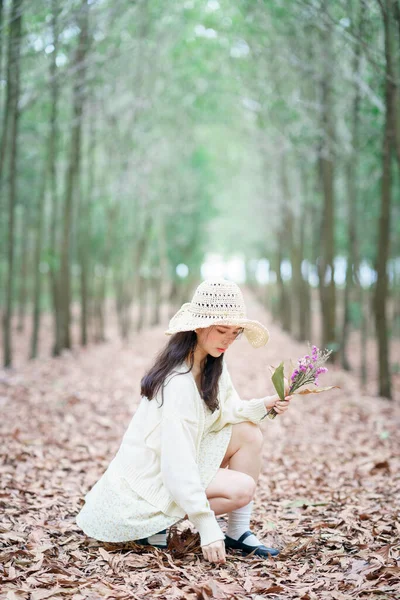 Retrato Chica Romántica Bosque —  Fotos de Stock