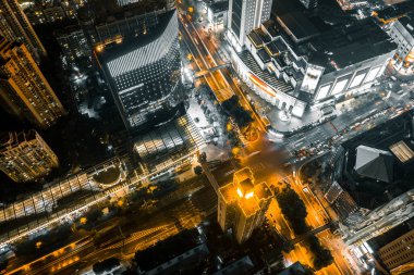 Şangay 'ın şehir manzarası gece.