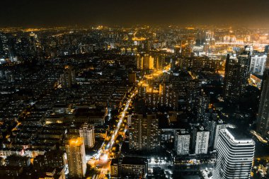 Şangay 'ın şehir manzarası gece.