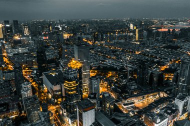Şangay 'ın şehir manzarası gece.
