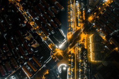 Şangay 'ın şehir manzarası gece.