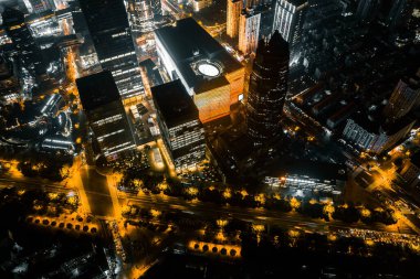 Şangay 'ın şehir manzarası gece.