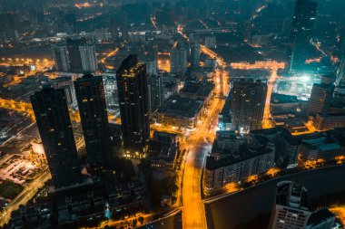 Şangay 'ın şehir manzarası gece.