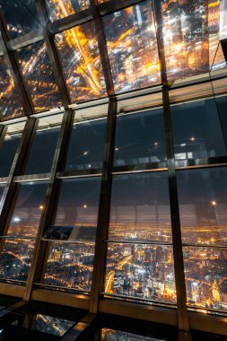 Gökdelen penceresi, şeffaf modern izleme platformu