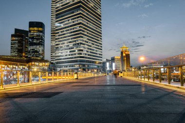 güzel bir gece görünümü modern binaların shanghai
