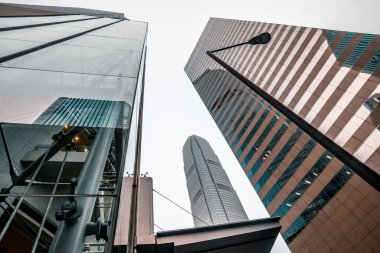 Modern cam duvar ofis binası