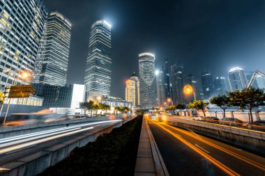 Şangay 'daki şehir trafiği.