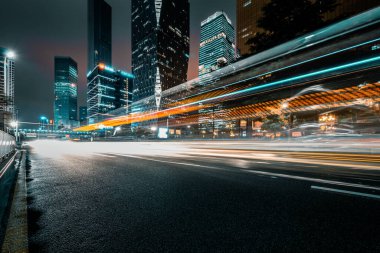 Şangay 'daki şehir trafiği.