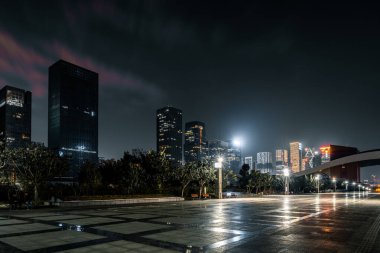 Şangay 'daki şehir trafiği.