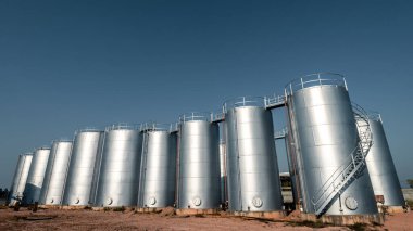 Petrokimya tesisinde depolama tankları